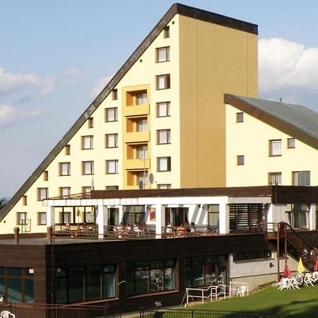 Horsky Hotel Jelenovska S Bazenem V Cene Валашске-Клобоуки Экстерьер фото