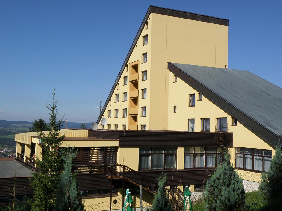 Horsky Hotel Jelenovska S Bazenem V Cene Валашске-Клобоуки Экстерьер фото