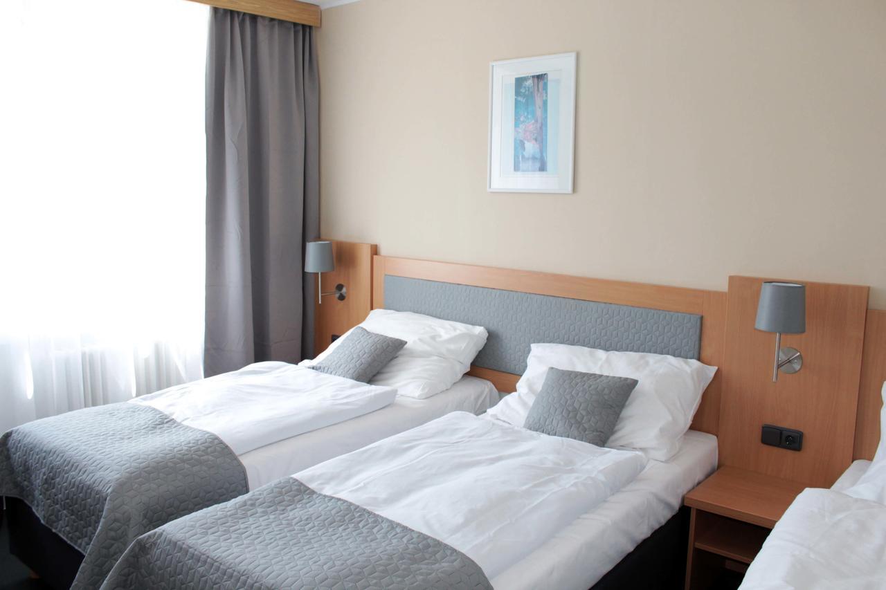 Horsky Hotel Jelenovska S Bazenem V Cene Валашске-Клобоуки Экстерьер фото