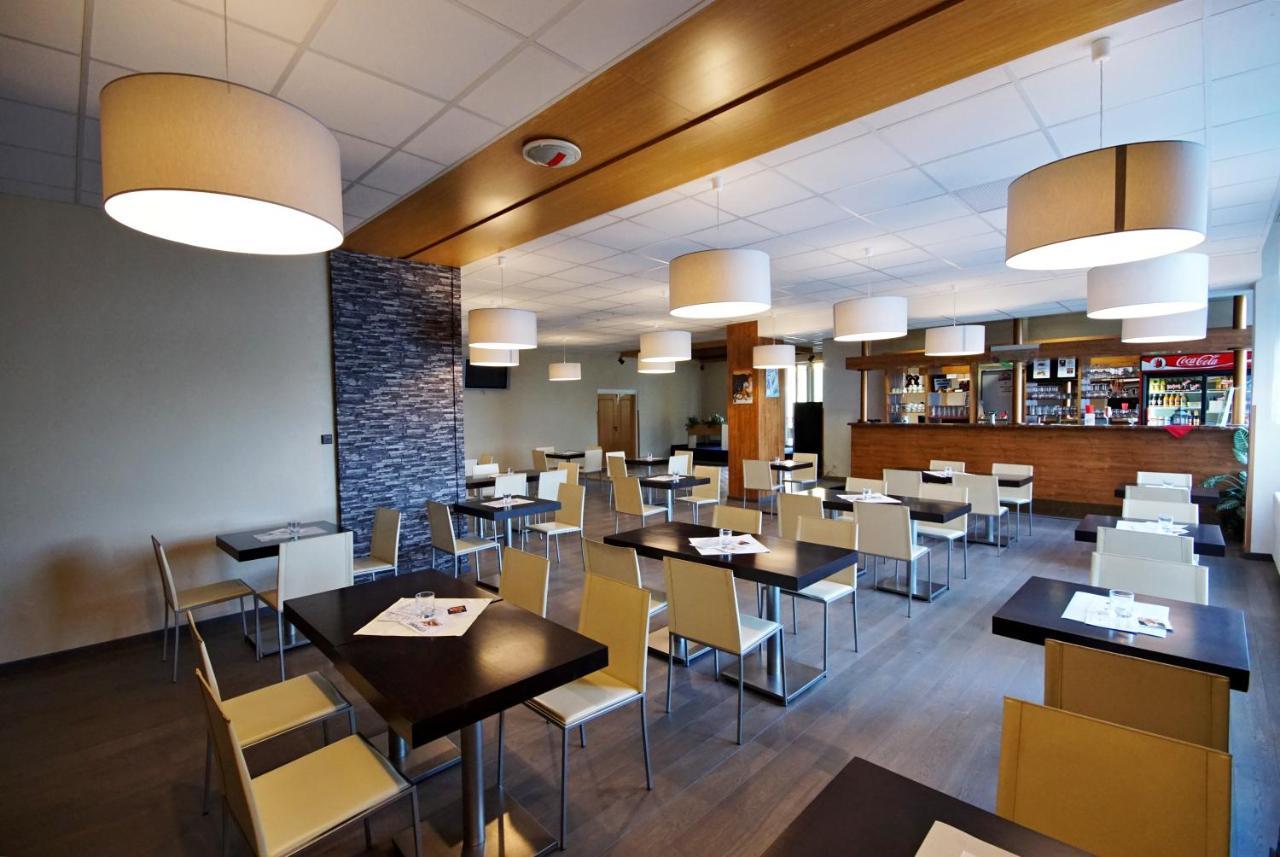 Horsky Hotel Jelenovska S Bazenem V Cene Валашске-Клобоуки Экстерьер фото