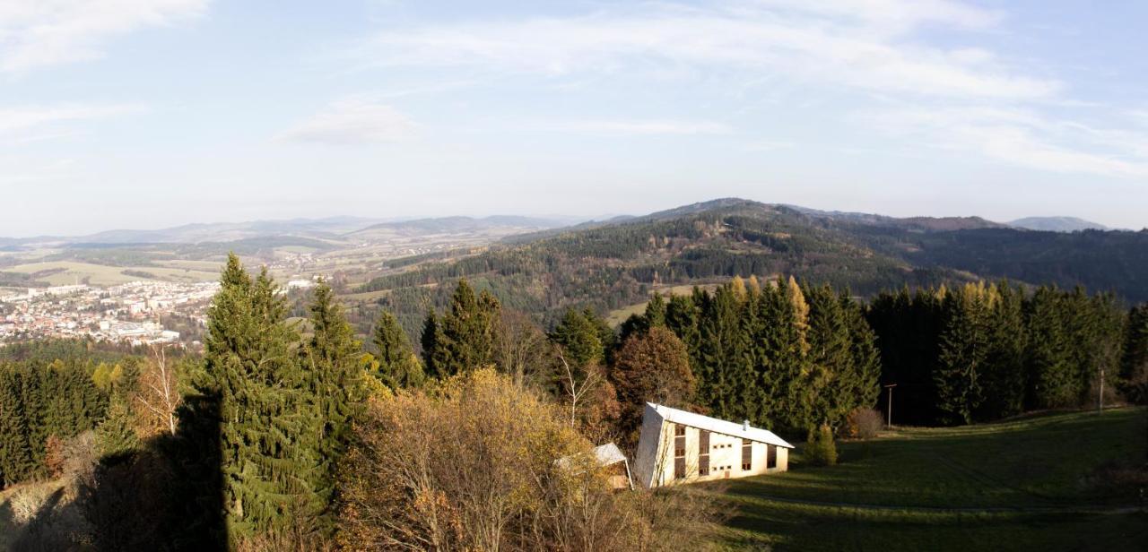 Horsky Hotel Jelenovska S Bazenem V Cene Валашске-Клобоуки Экстерьер фото